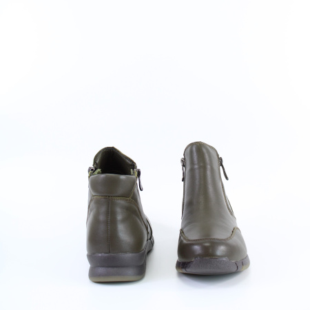 Ботинки с замками по бокам MADELLA