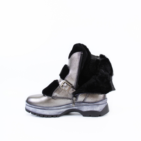 Ботинки с опушкой на высокой подошве SandM