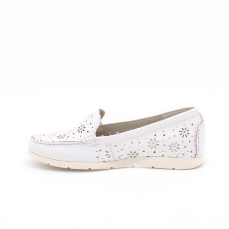 Белые мокасины с перфорацией CAPRICE