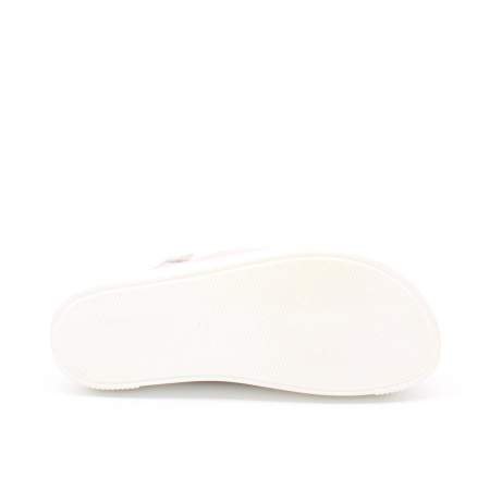 Розовые босоножки на массивной подошве WILMAR