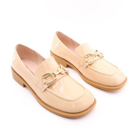 Лаковые светлые лоферы RESPECT