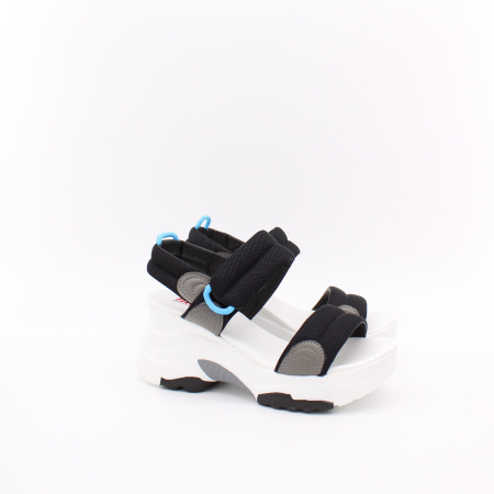 Сандалии на высокой подошве TOFA