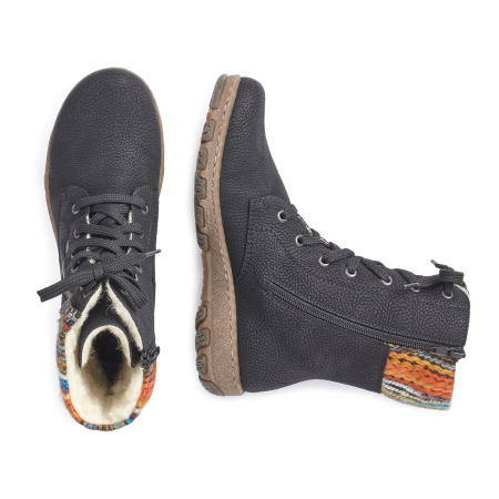 Ботинки с ярким текстильным кантом