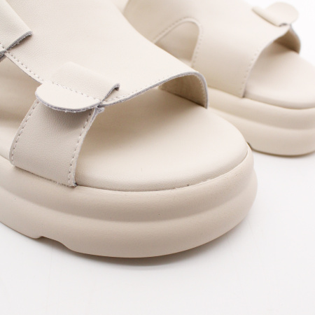 COVANI сандалии молочного цвета