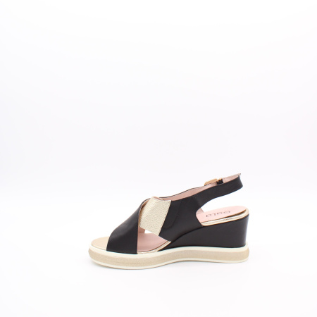 Босоножки на высокой платформе GALA