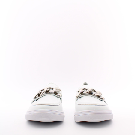 Белые кожаные лоферы MADELLA