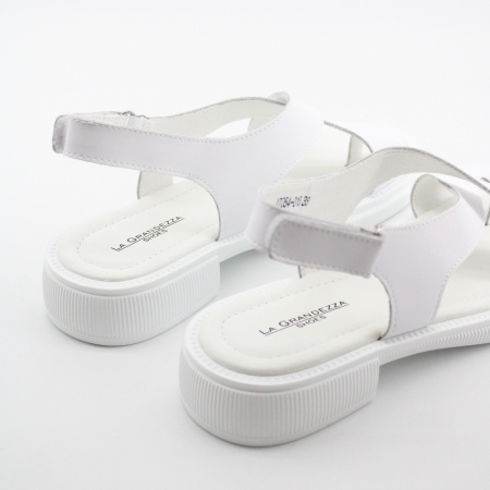 LAGRANDEZZA босоножки белого цвета