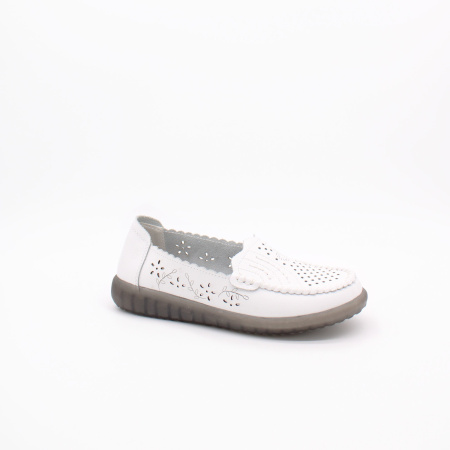 Мокасины с перфорацией MADELLA