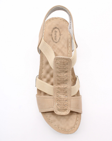 Сандалии на танкетке