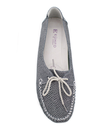 Мокасины с декоративным шнурком KUMFO