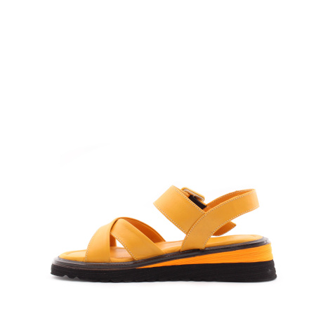 Босоножки на массивной подошве SandM