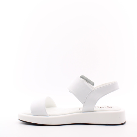 Босоножки белые BADEN