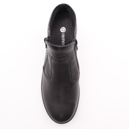 Ботинки на танкетке с декором