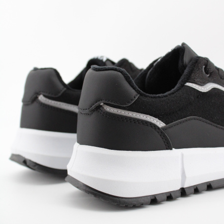 SPUR кроссовки черные демисезонные