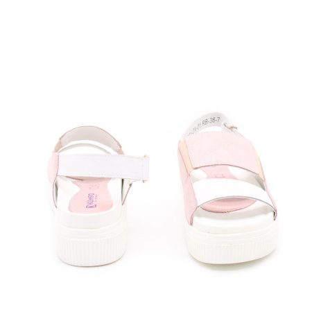 Розовые босоножки на массивной подошве WILMAR