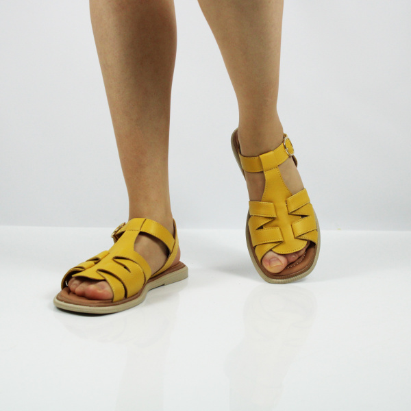 MADELLA сандалии желтого цвета