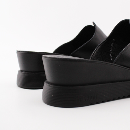 LUKME сабо-черное на танкетке