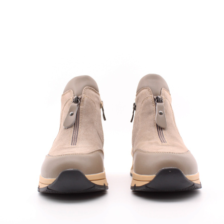 Кроссовки MADELLA