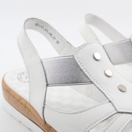 SPUR босоножки на танкетке