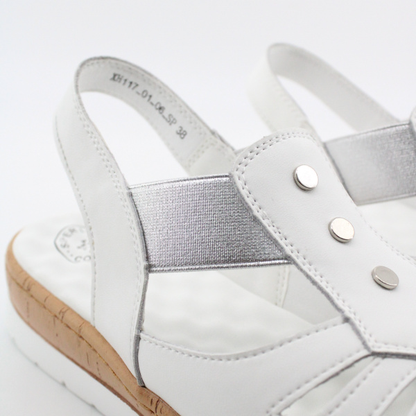 SPUR босоножки на танкетке