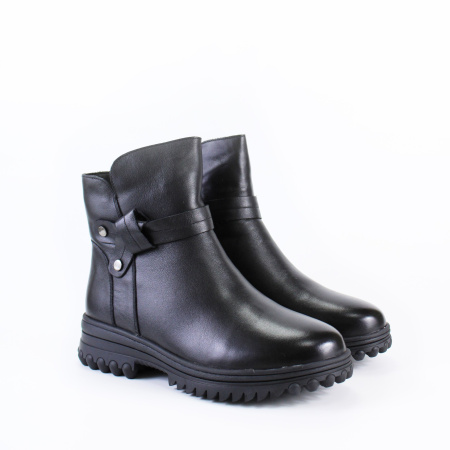 Ботинки с декором