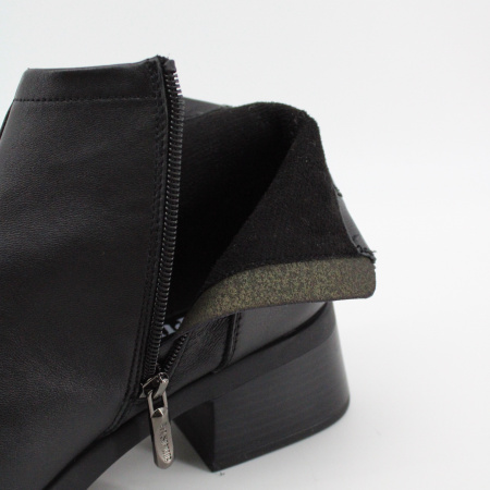 SPUR ботильоны на каблуке