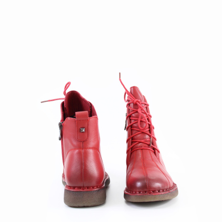 Высокие ботинки на шнурке