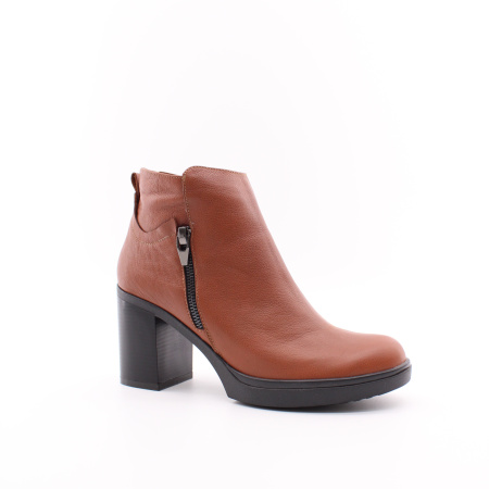 Ботинки с массивным каблуком