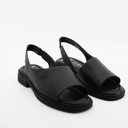 SPUR черные босоножки