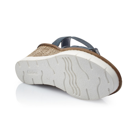 Босоножки на танкетке