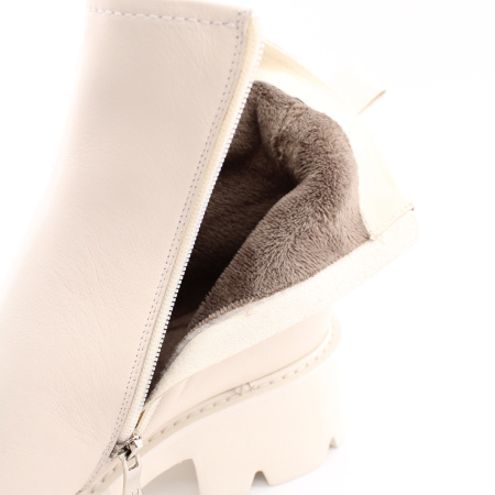 Светлые ботильоны на массивной подошве RESPECT