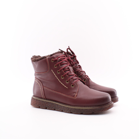 Ботинки на шнурках