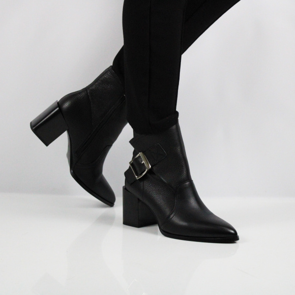 SPUR ботильоны на каблуке