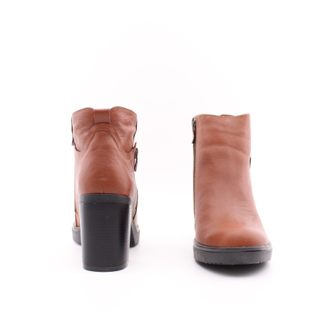 Ботинки с массивным каблуком