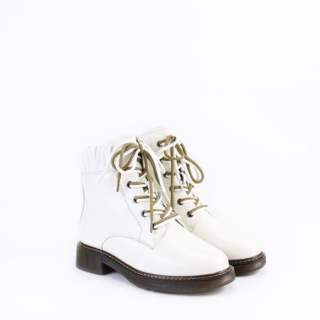 Ботинки с двухцветными шнурками