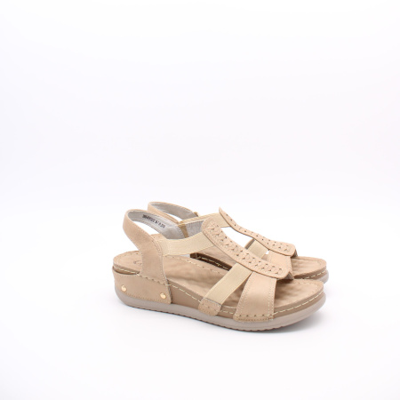 Сандалии на танкетке