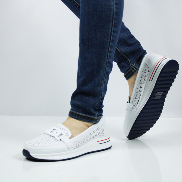 SPUR туфли перфорированые с пряжкой на союзке