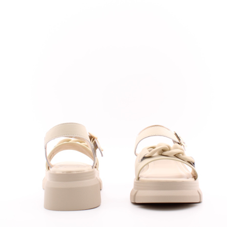 Босоножки с цепями MADELLA