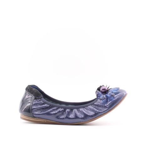 Балетки лаковые с цветком TAMARIS