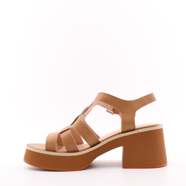 Босоножки на массивной подошве RESPECT