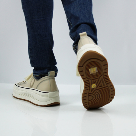 Кеды с перфорацией