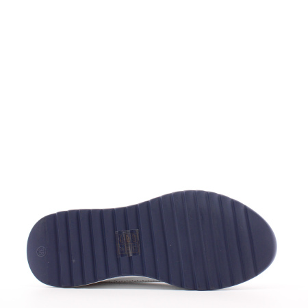 SPUR туфли перфорированые с пряжкой на союзке