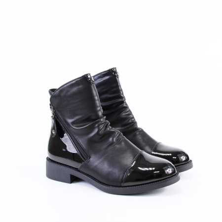 Ботинки с лакированым носком