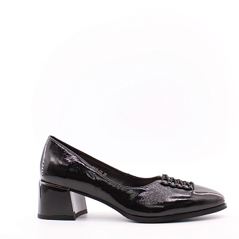 Лаковые черные туфли с декором BADEN