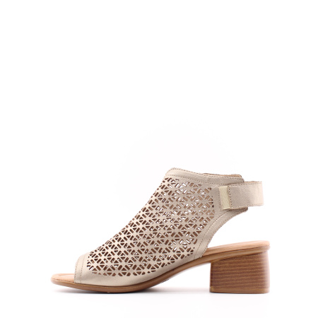 Золотые босоножки с перфорацией REMONTE