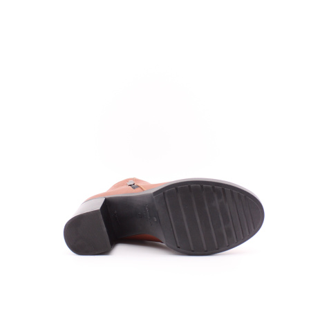 Ботинки с массивным каблуком