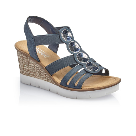 Босоножки на танкетке