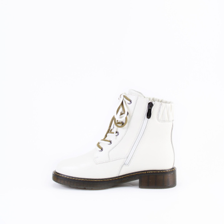 Ботинки с двухцветными шнурками