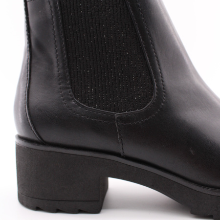 Ботинки на массивной подошве