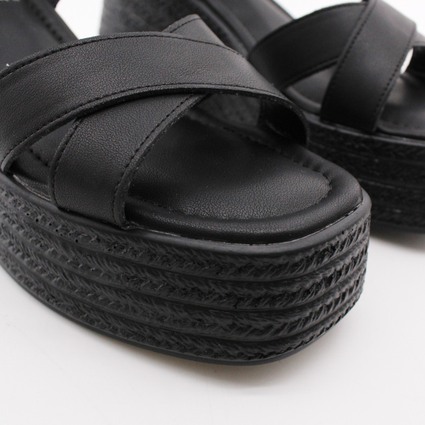 BADEN на высокой танкетке